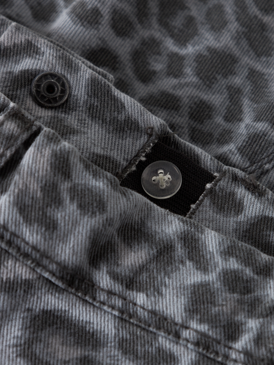 model_shot-front_full